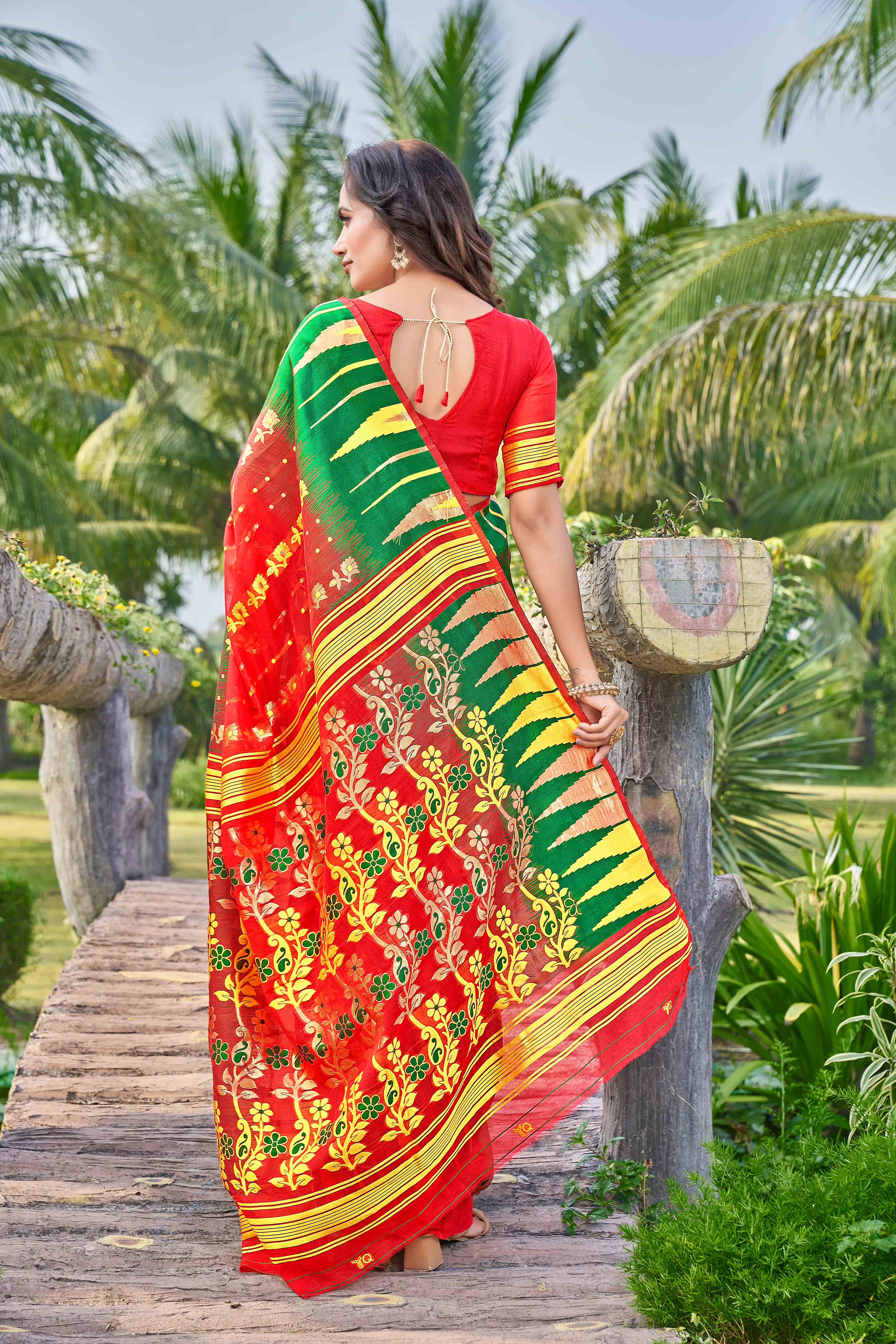 Ethnic Motifs Woven Design Silk Cotton Saree