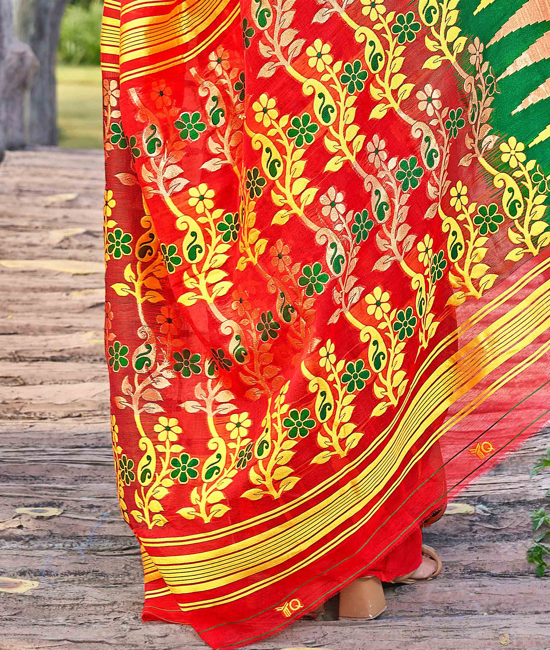 Ethnic Motifs Woven Design Silk Cotton Saree