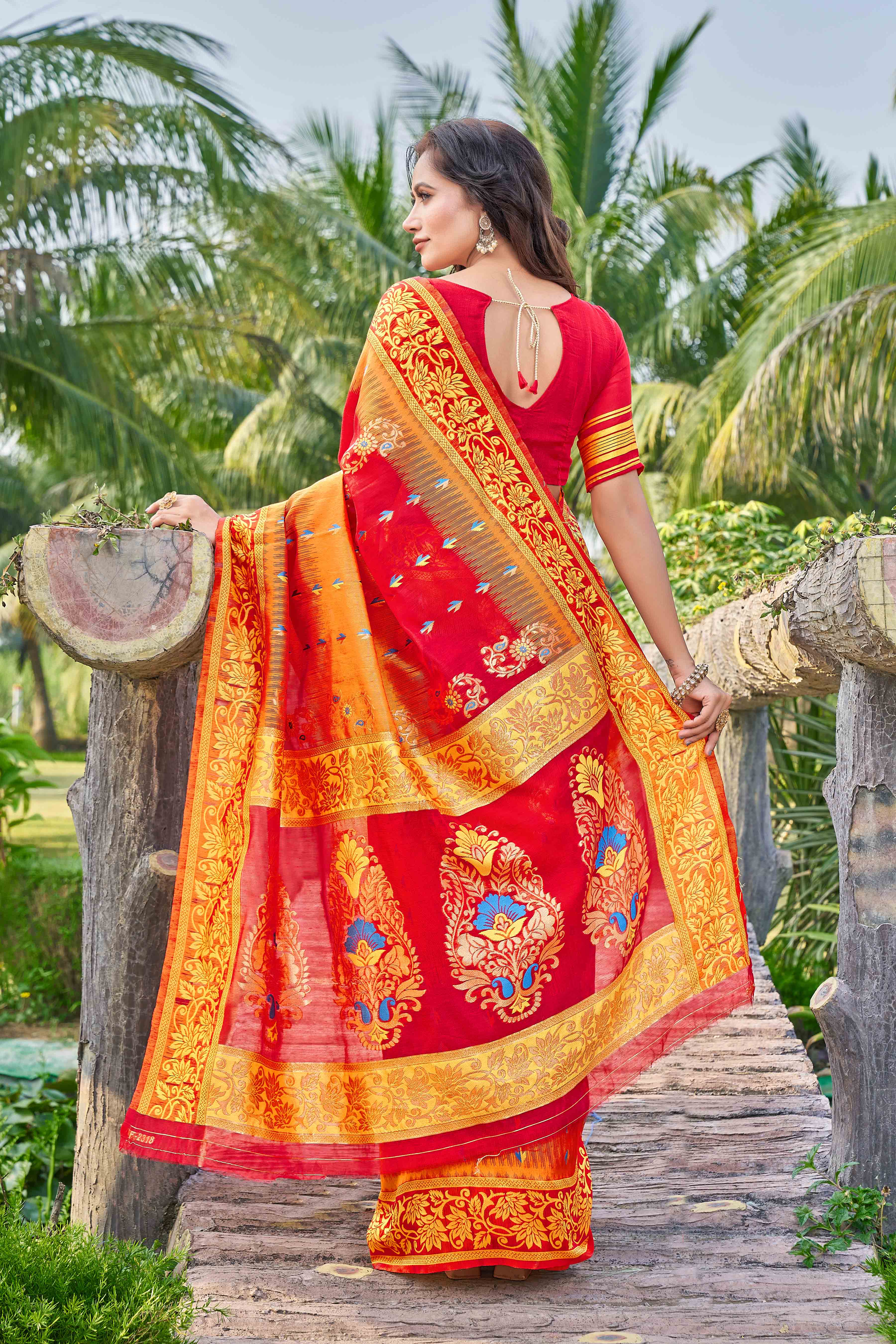 Ethnic Motifs Woven Design Zari Silk Cotton Jamdani Saree