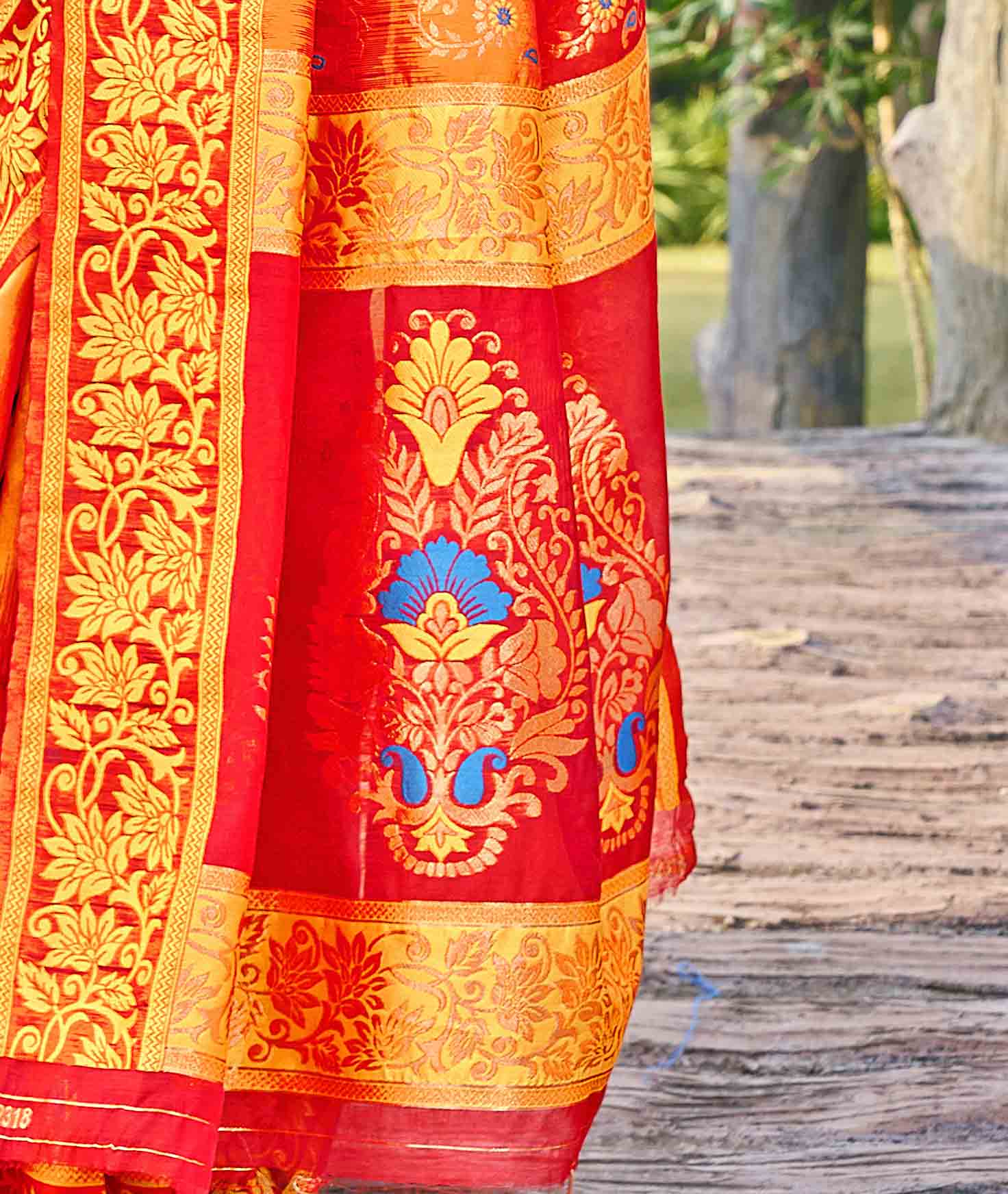 Ethnic Motifs Woven Design Zari Silk Cotton Jamdani Saree