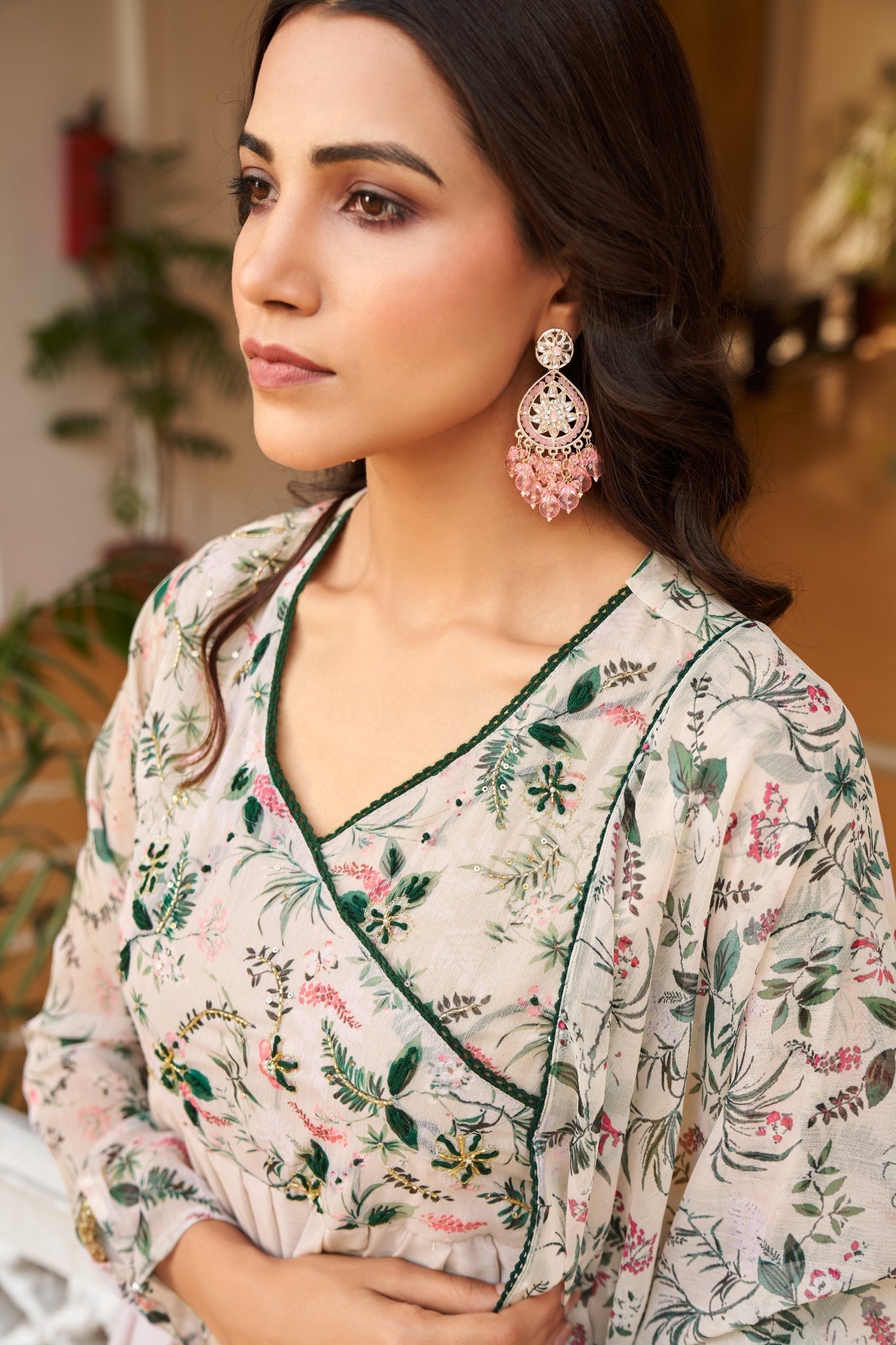 Women Floral Yoke Design Regular Thread Work Kurta with Trousers & With Dupatta