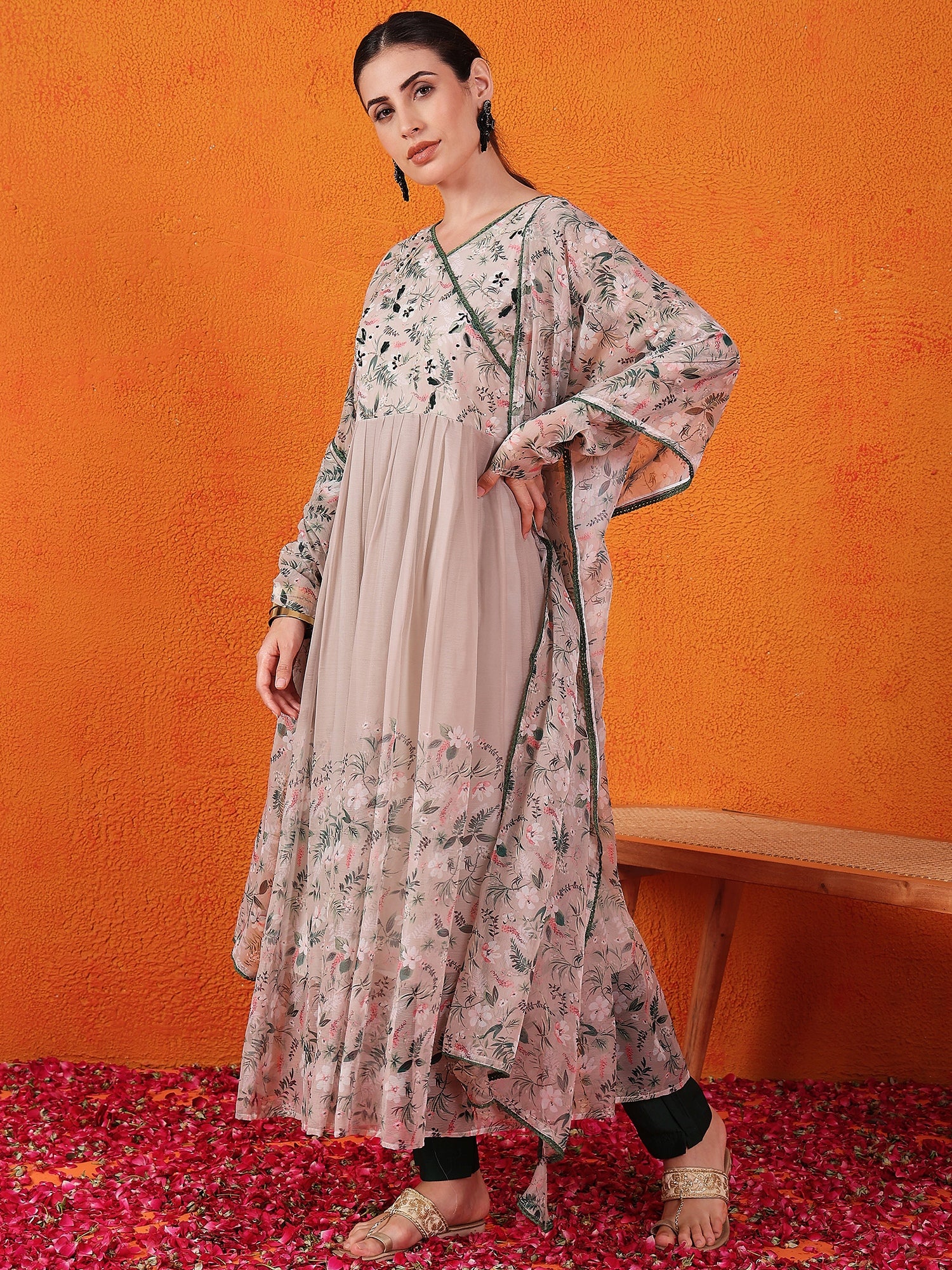 Women Floral Thread Work Kurta with Trousers & With Dupatta
