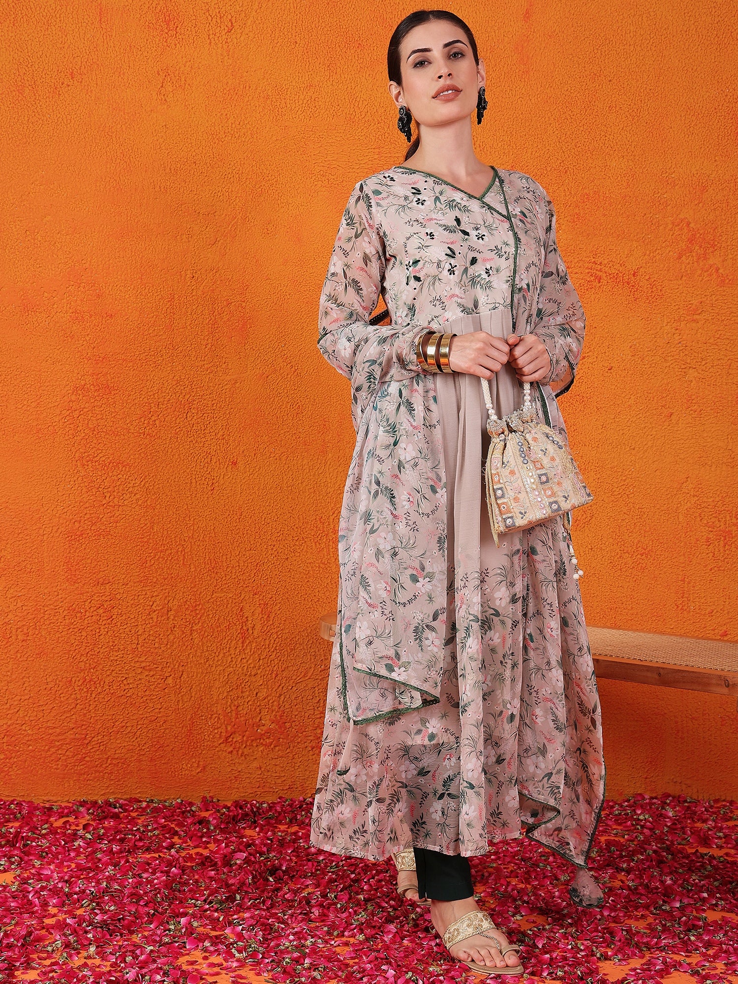 Women Floral Thread Work Kurta with Trousers & With Dupatta