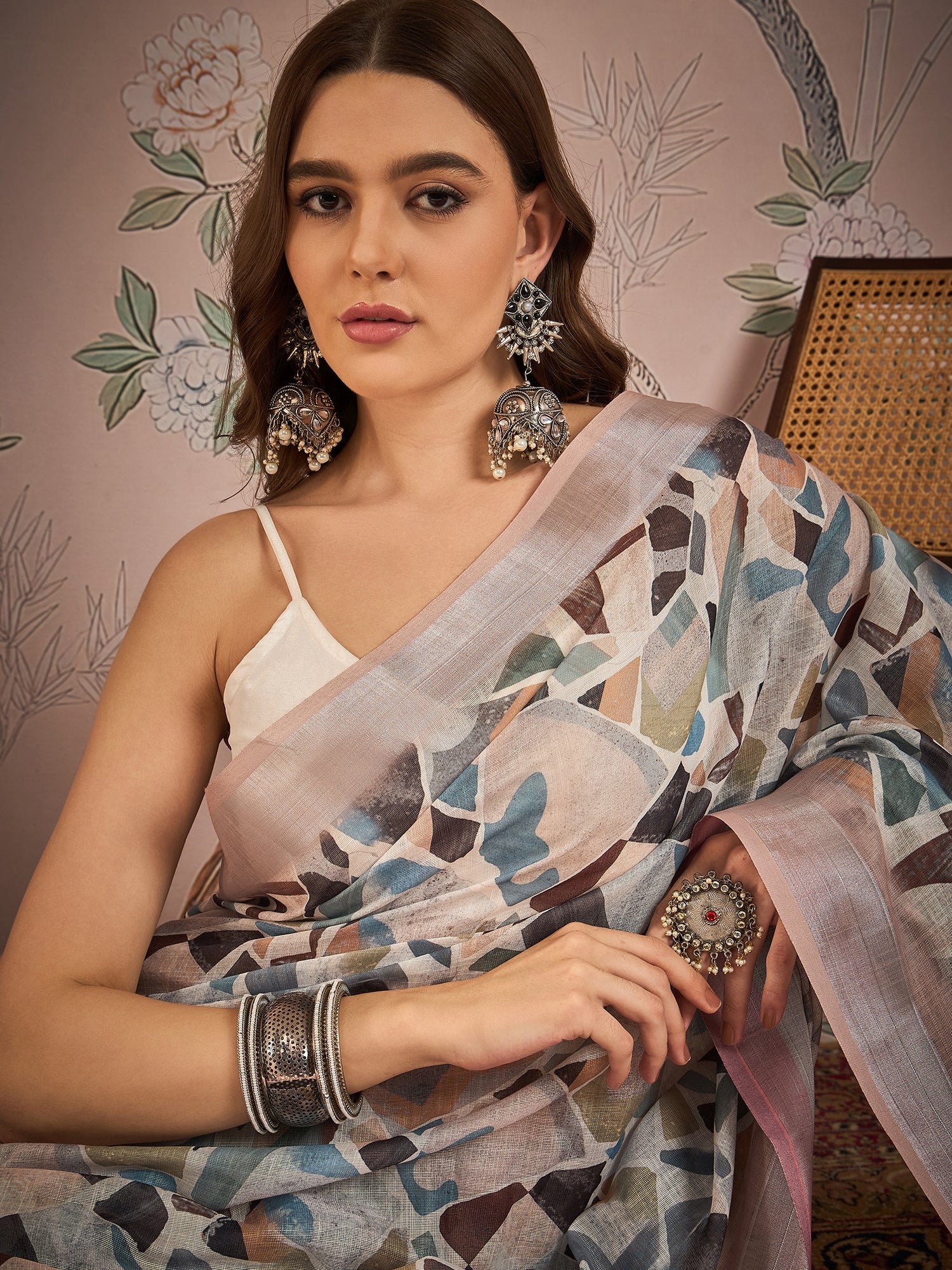 Floral Zari Linen Blend Block Print Saree