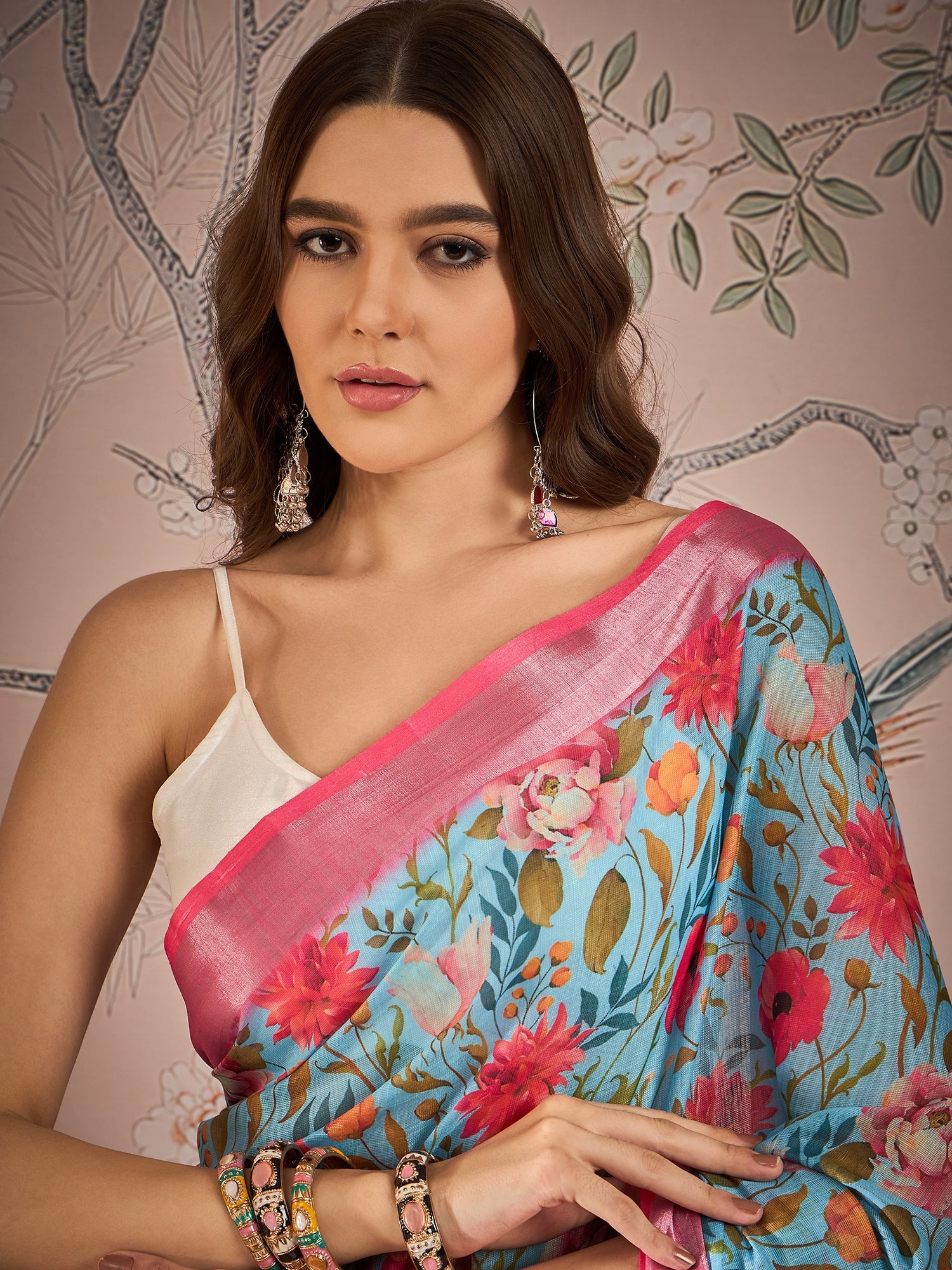 Floral Zari Linen Blend Saree