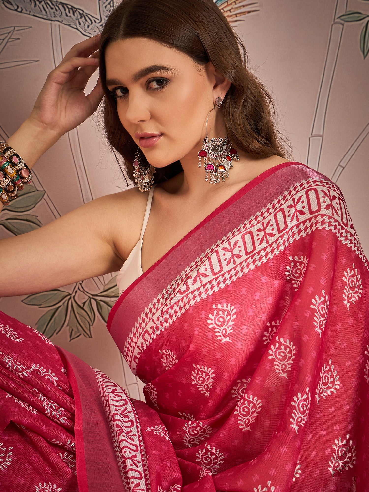 Woven Design Zari Linen Blend Baluchari Saree
