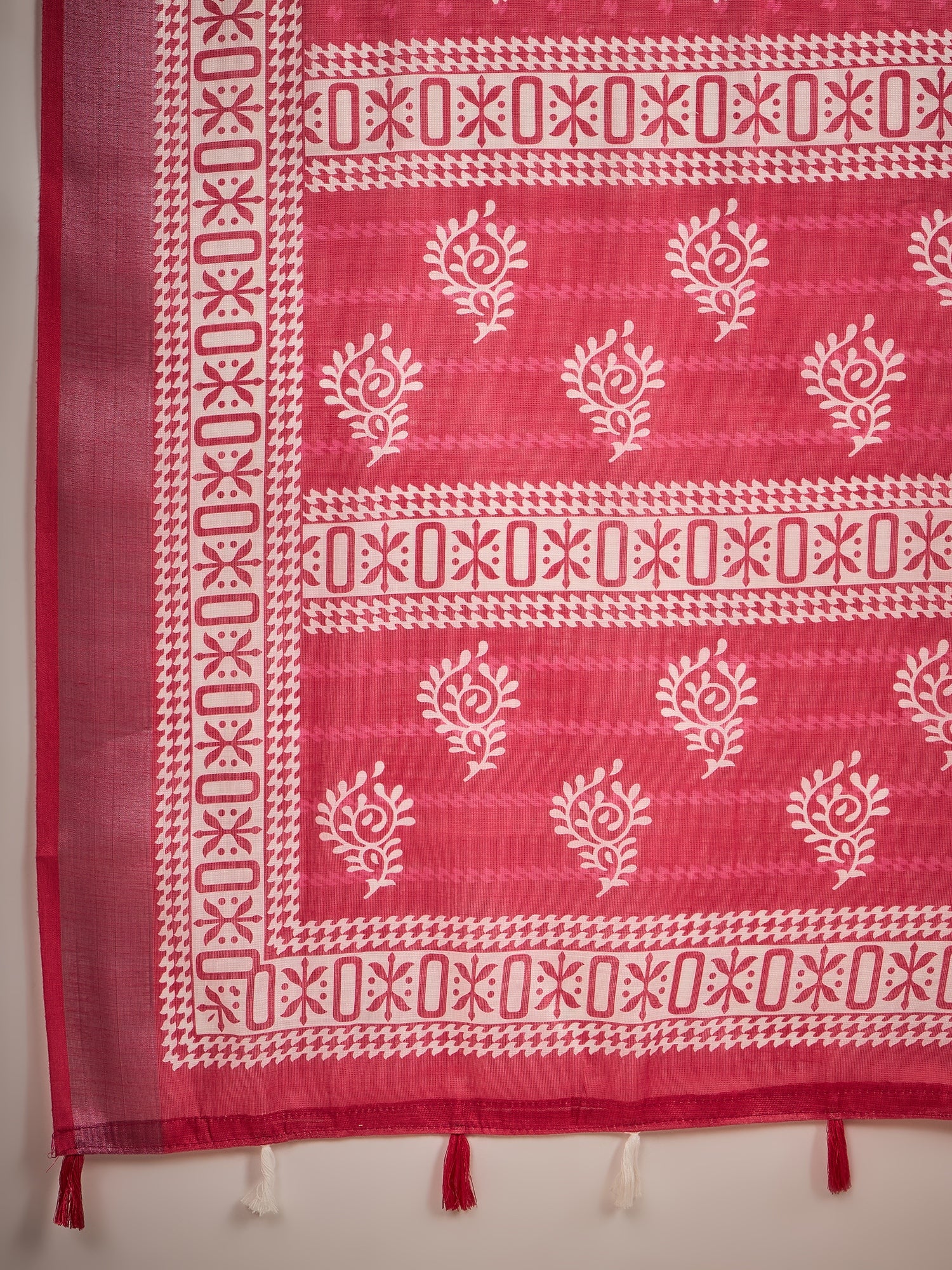 Woven Design Zari Linen Blend Baluchari Saree