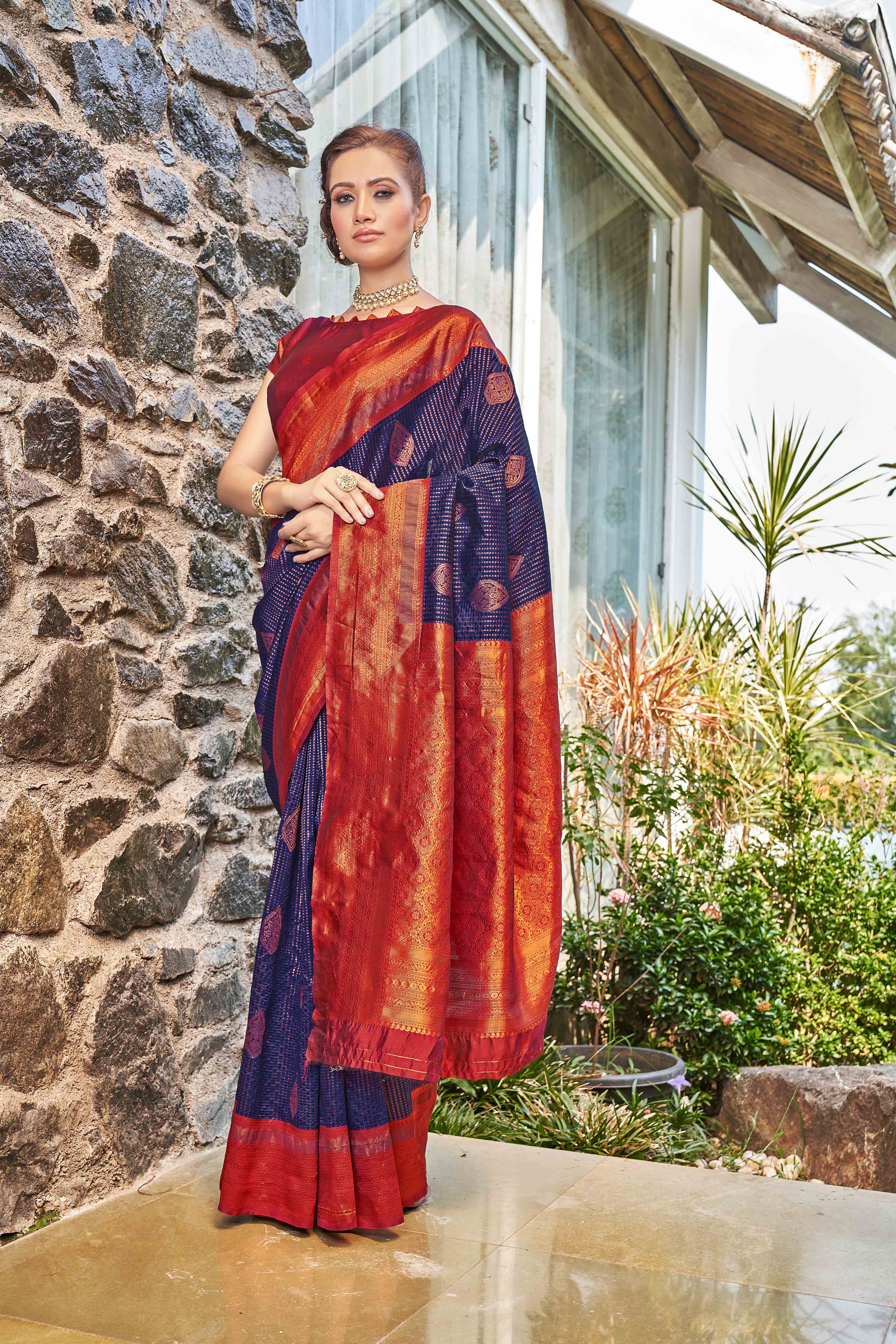 Ethnic Motifs Woven Design Zari Kanjeevaram Saree