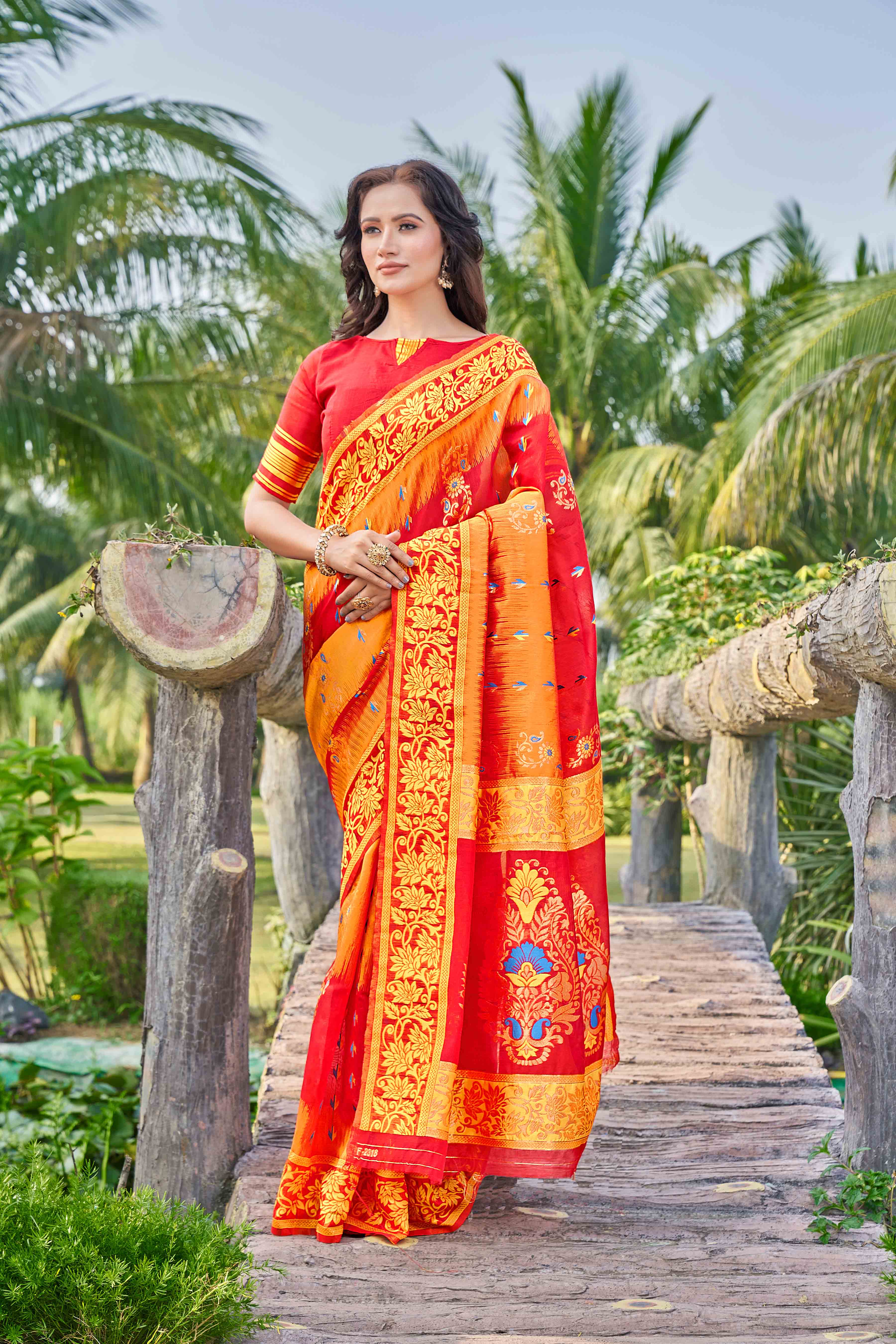 Ethnic Motifs Woven Design Zari Silk Cotton Jamdani Saree