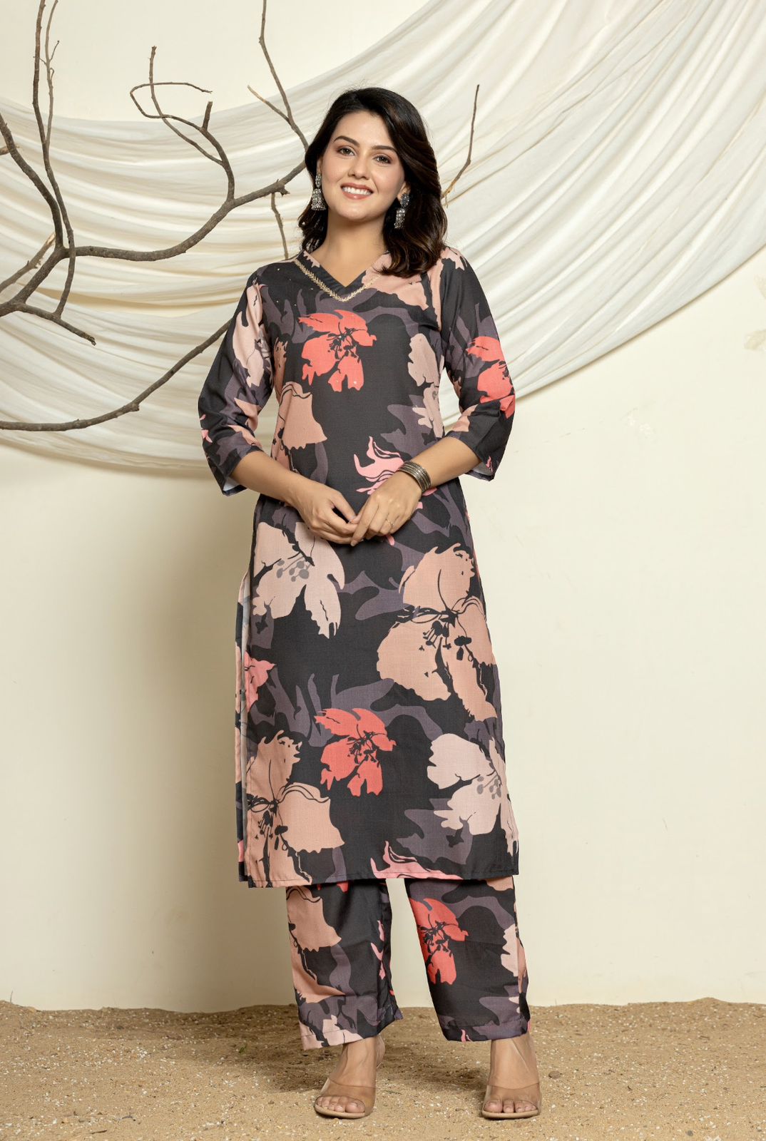 Women Cotton Floral Printed Kurta With Pant