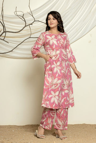 Women Cotton Floral Printed Kurta With Pant