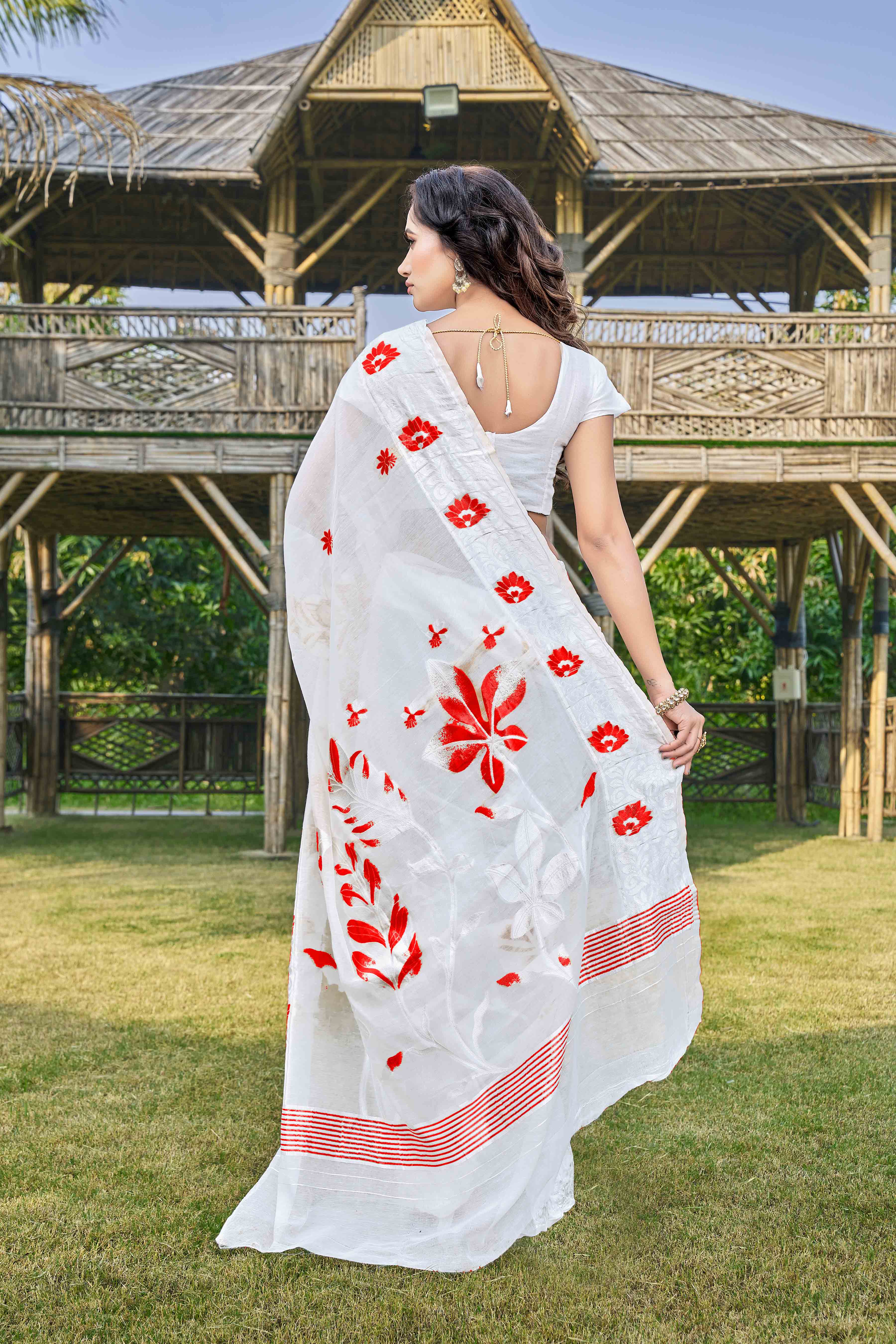 Floral Woven Design Zari Silk Cotton Jamdani Saree