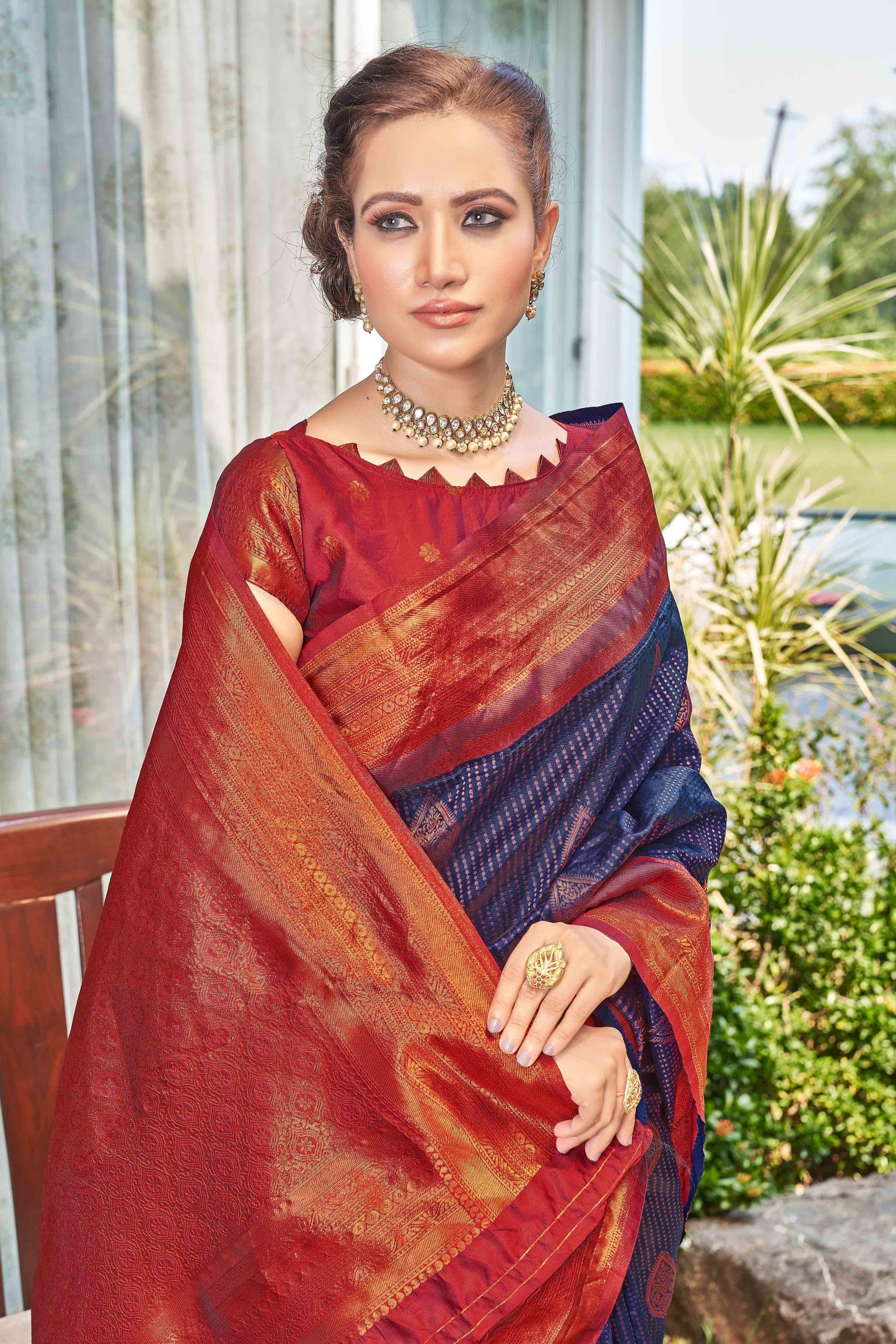 Ethnic Motifs Woven Design Zari Kanjeevaram Saree