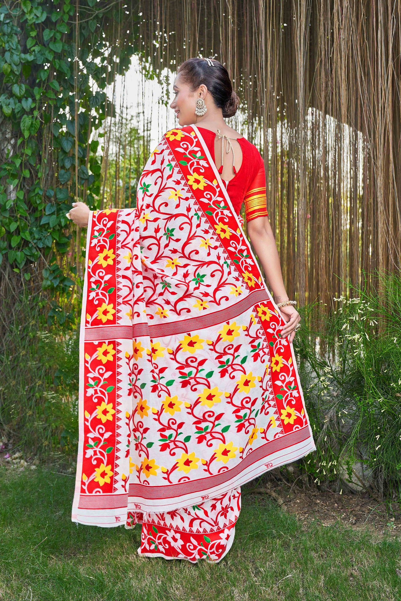 Floral Woven Design Silk Cotton Zari Jamdani Saree