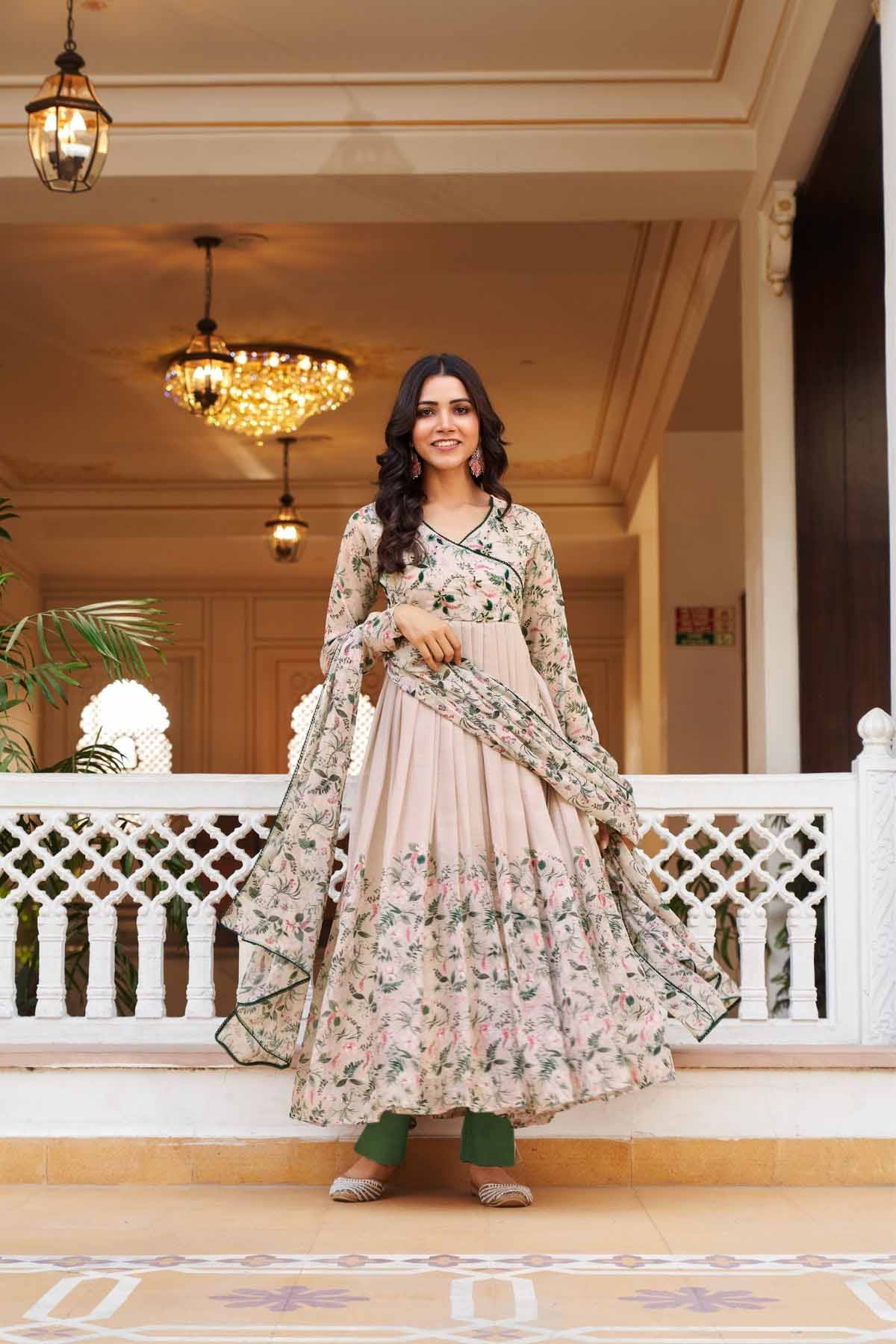 Women Floral Yoke Design Regular Thread Work Kurta with Trousers & With Dupatta