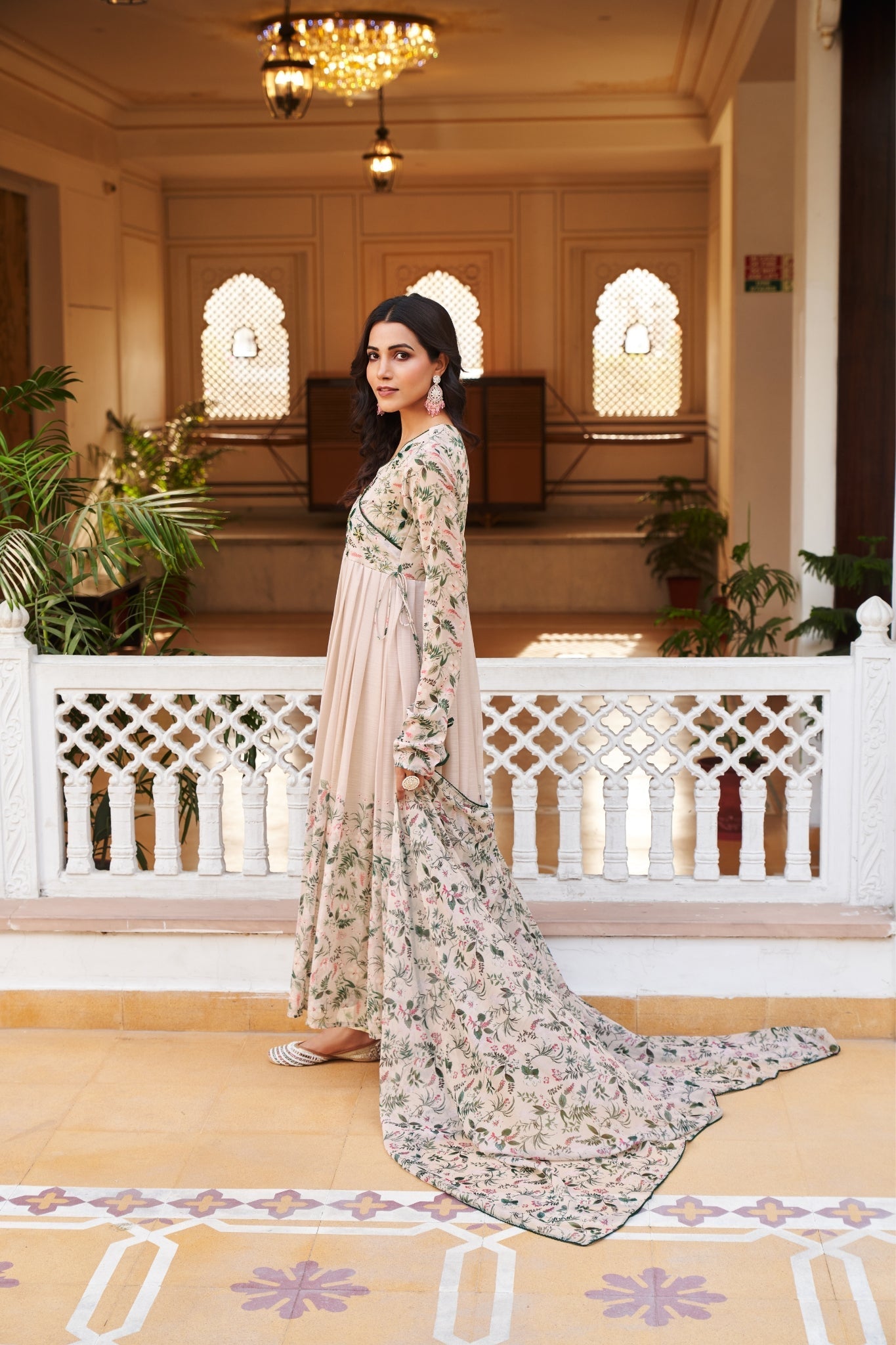 Women Floral Yoke Design Regular Thread Work Kurta with Trousers & With Dupatta