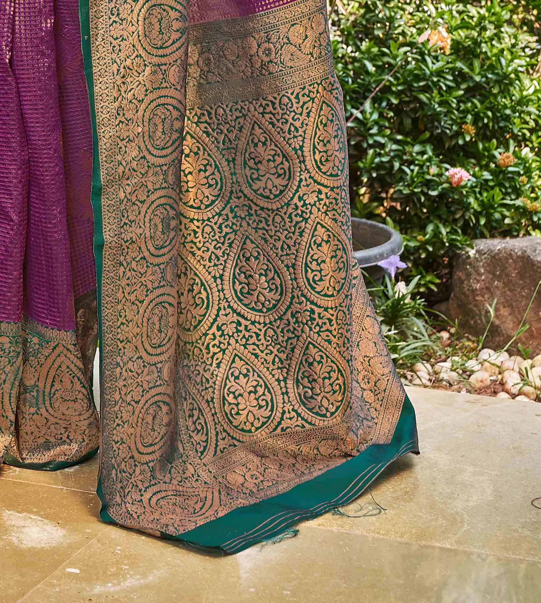 Ethnic Motif Woven Design Zari Kanjeevaram Saree