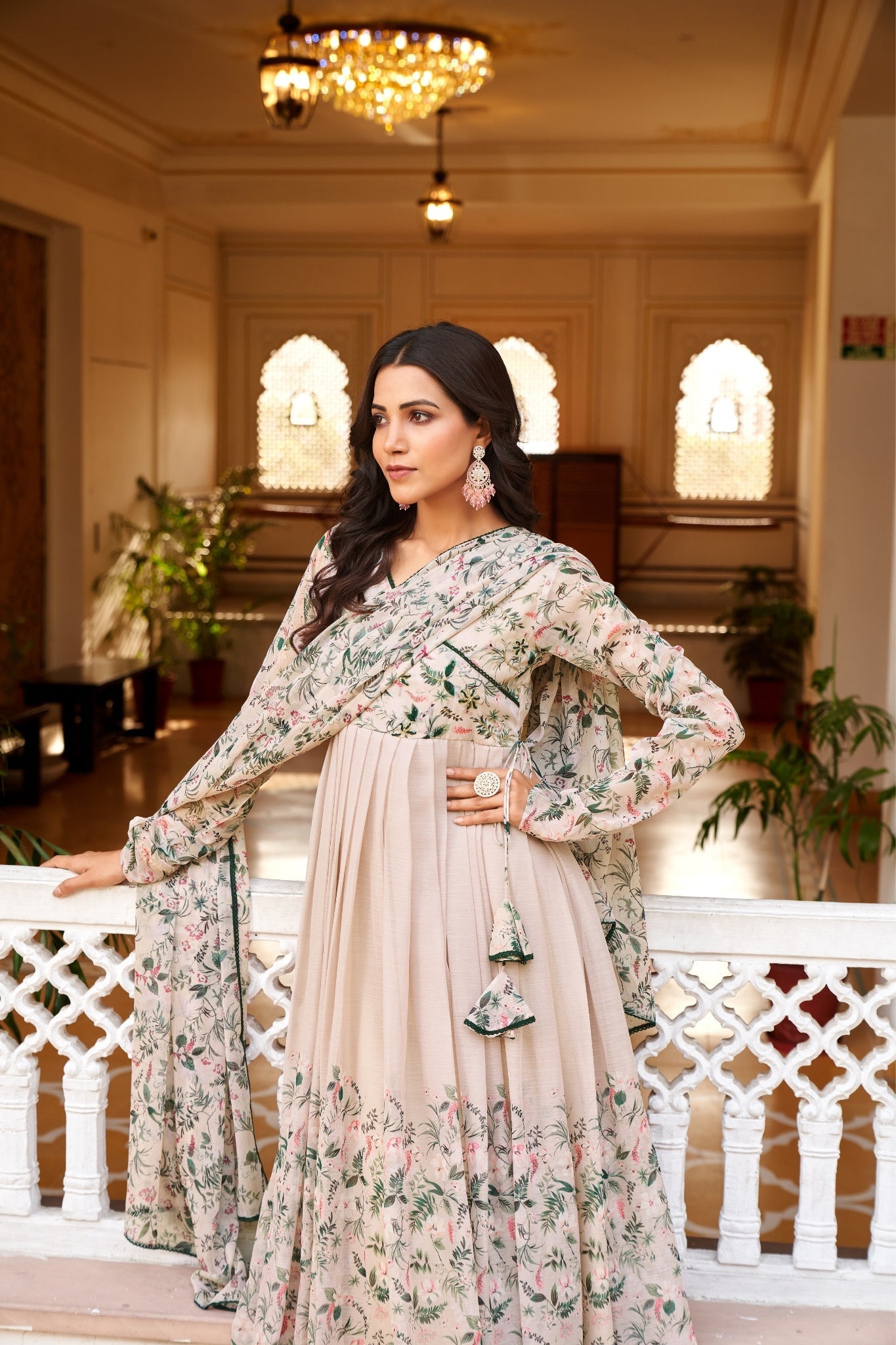 Women Floral Yoke Design Regular Thread Work Kurta with Trousers & With Dupatta