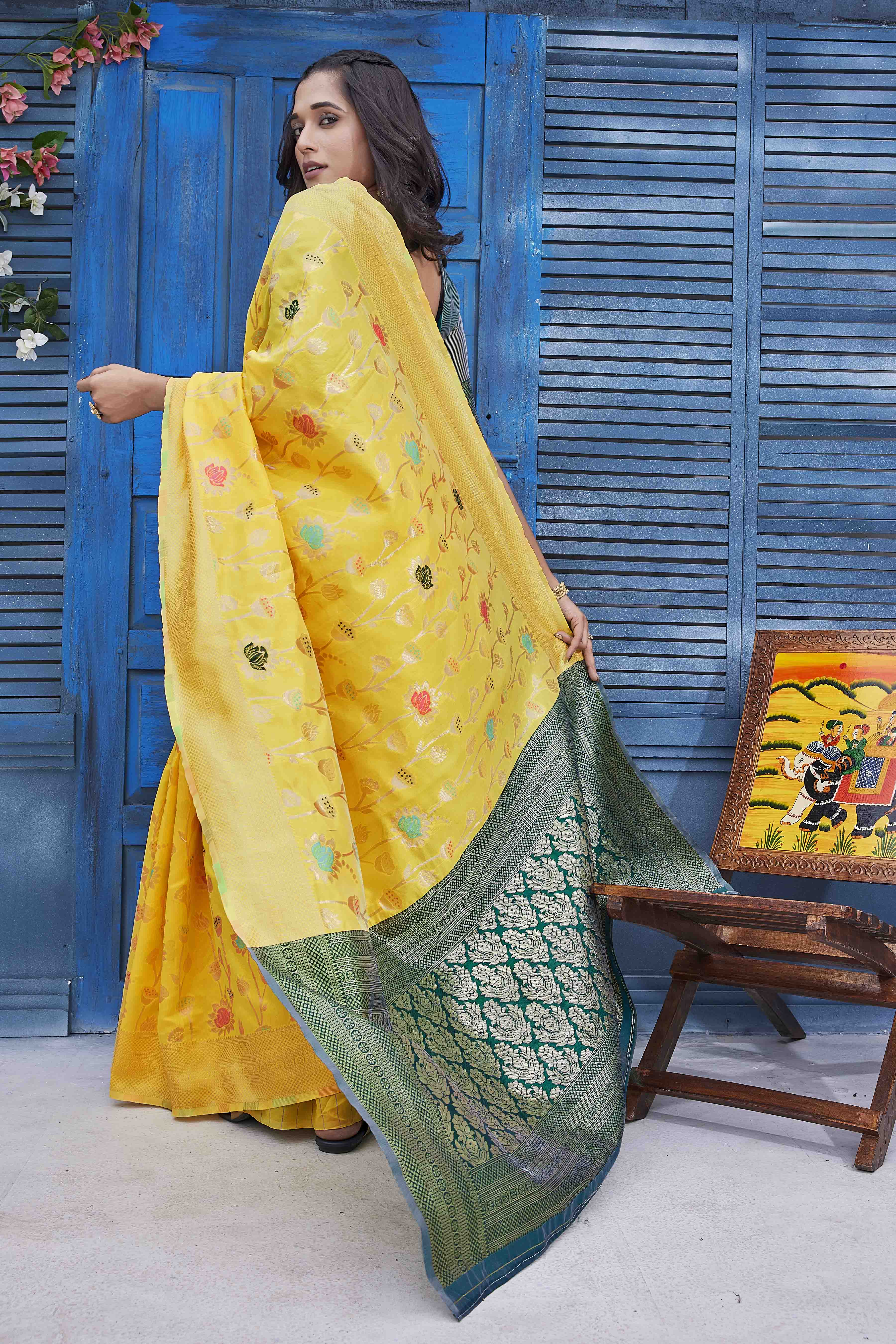 Floral Woven Design Zari Banarasi Saree