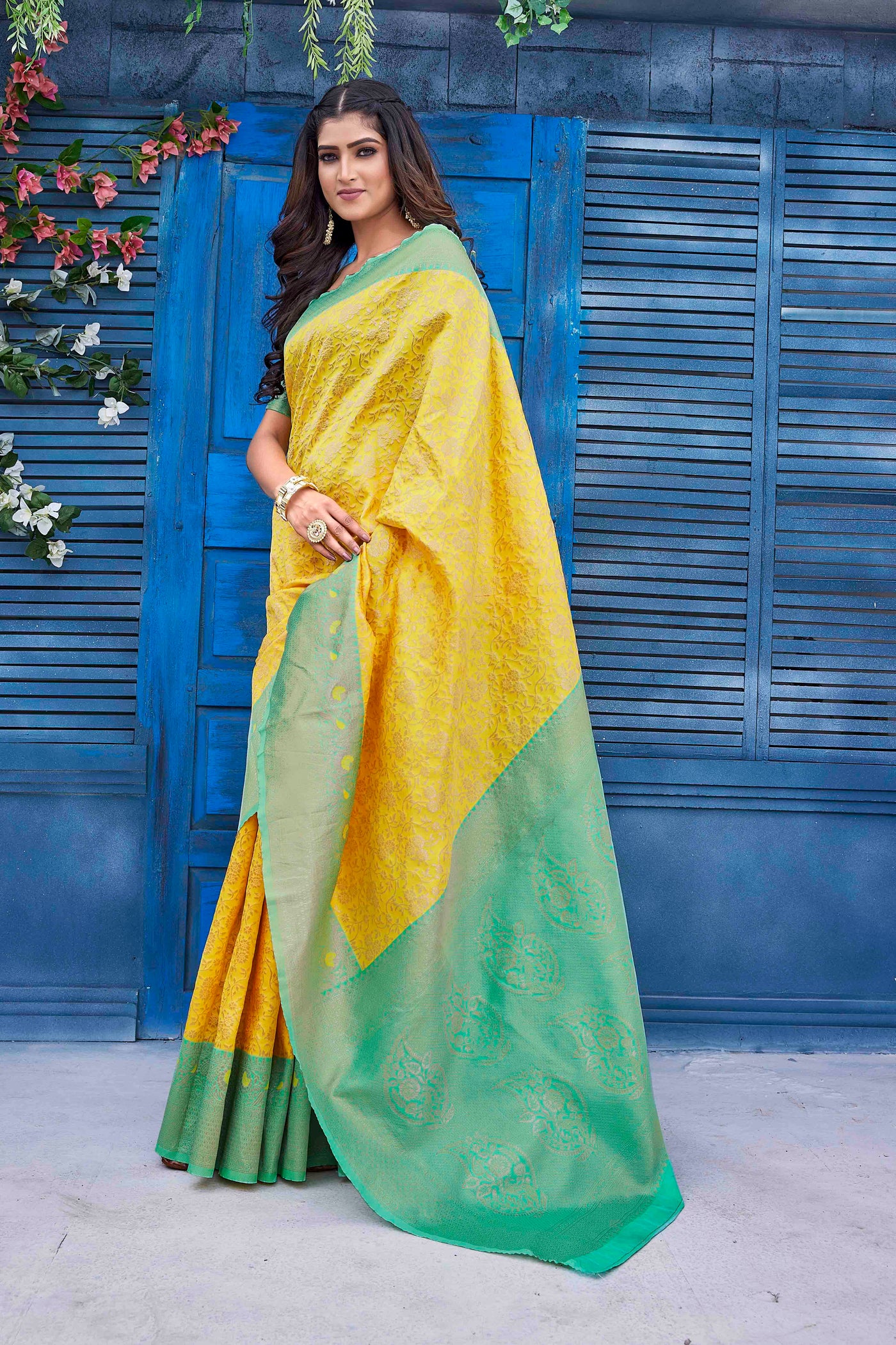 Floral Woven Design Zari Banarasi Saree