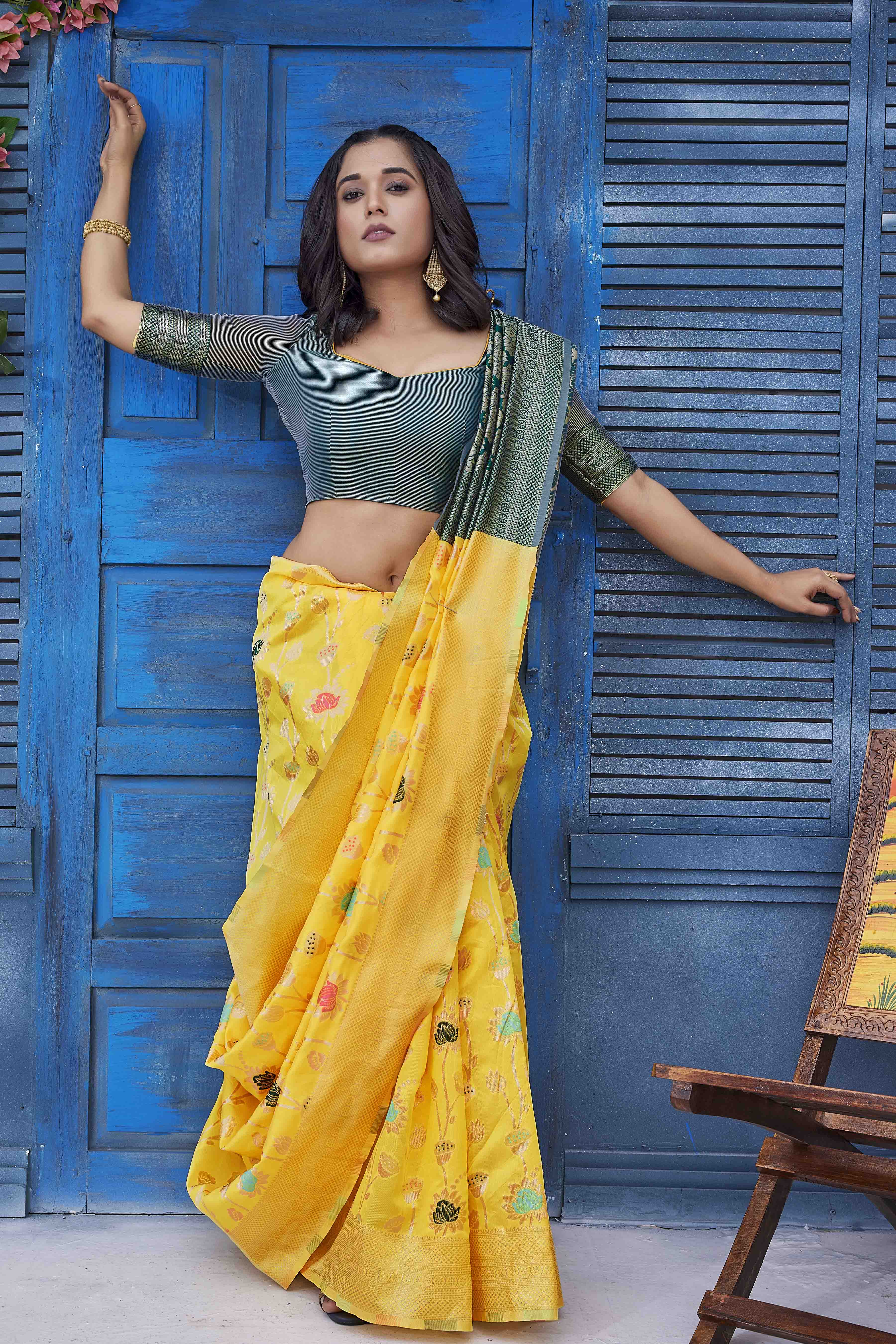 Floral Woven Design Zari Banarasi Saree