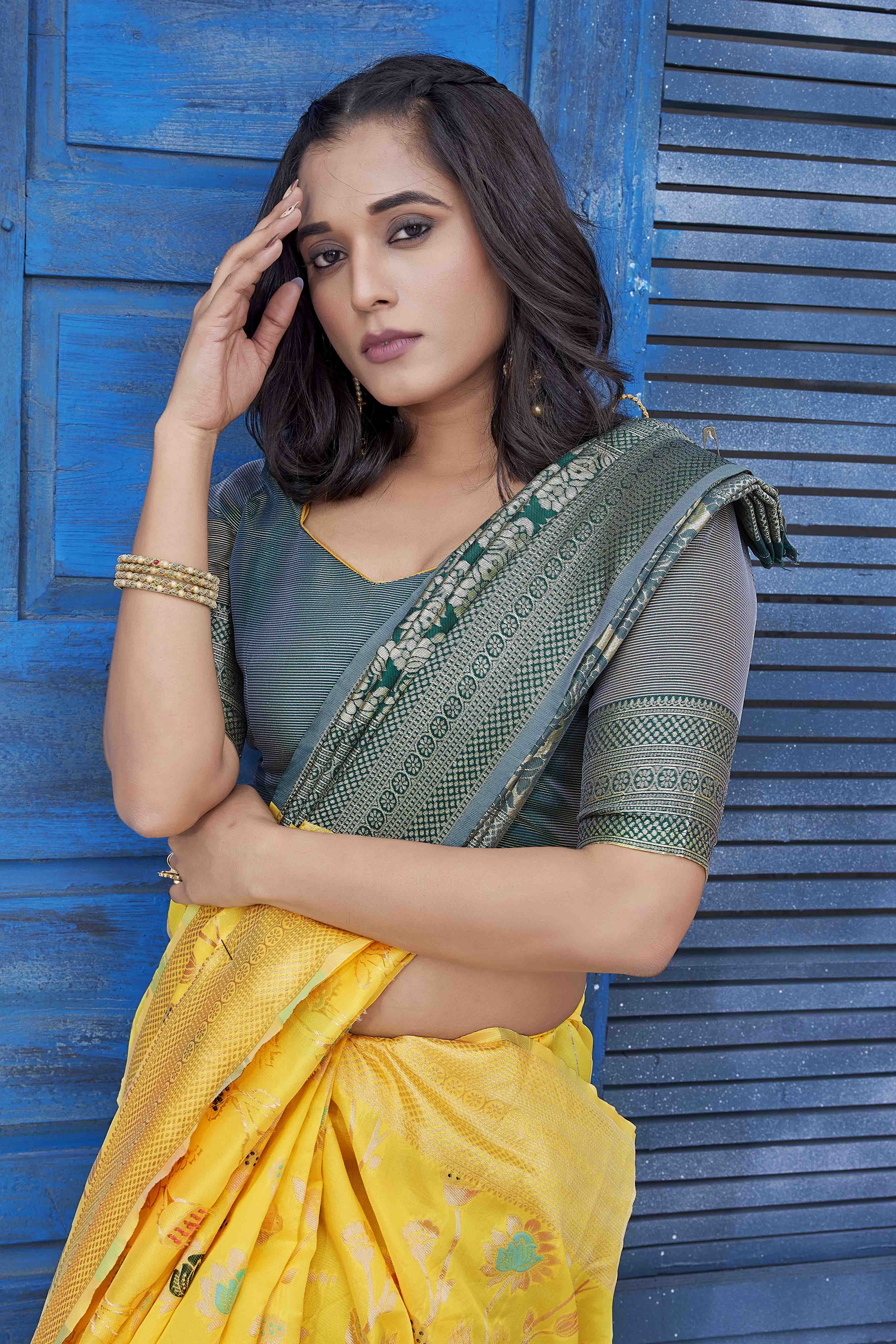 Floral Woven Design Zari Banarasi Saree